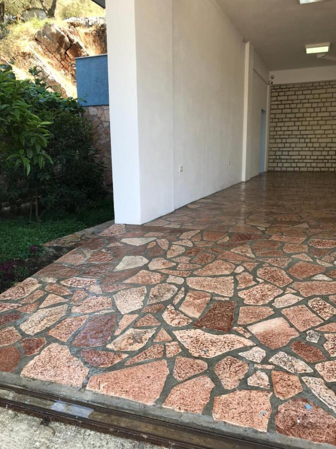 Sunmoon Apartments Sarandë Exterior foto